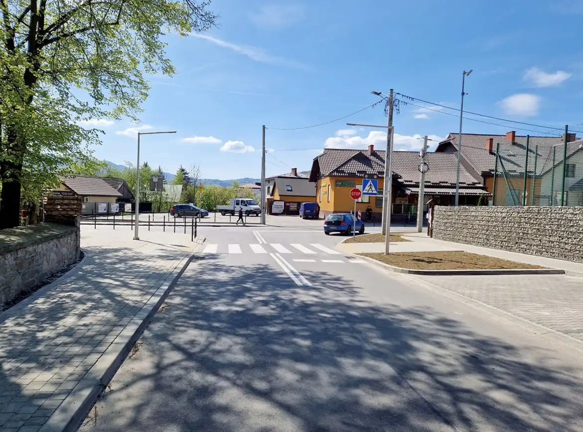 Zakończyła się przebudowa drogi powiatowej i skrzyżowania w centrum Łącka