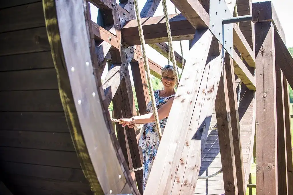 Edukacyjny park i wyjątkowa wystawa w Skansenie Wsi Pogórzańskiej w Szymbarku