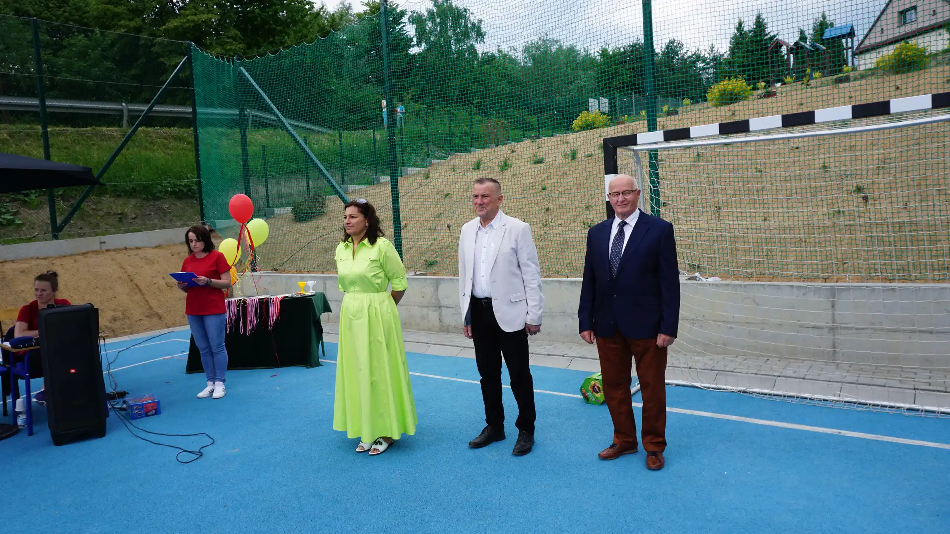 Przy Szkole Podstawowej w Rdziostowie otwarto boisko