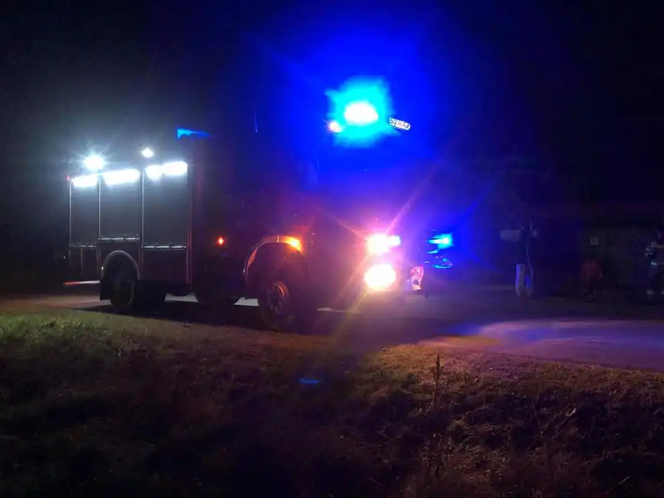 Wypadek w Libuszy. Samochód osobowy wypadł z drogi
