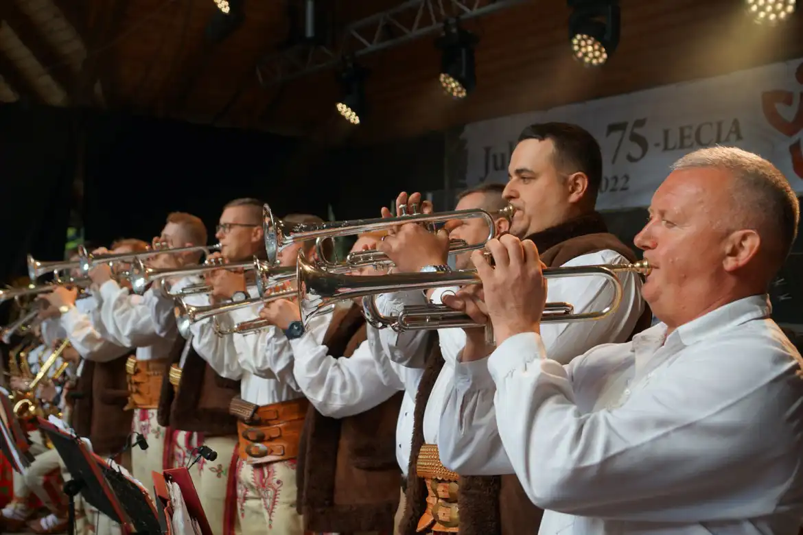Muzycy Orkiestry Dętej z Łącka uhonorowani przez starostę nowosądeckiego