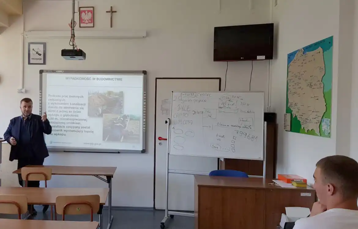 Prelekcja o bezpieczeństwie w pracy w ZSP w Krynicy-Zdroju