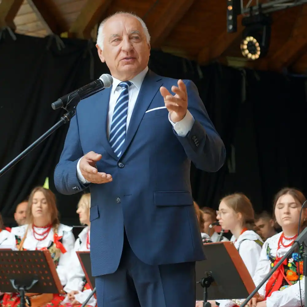 Obchody Święta Kwitnącej Jabłoni w Łącku. W Amfiteatrze na Jeżowej zebrały się tłumy gości