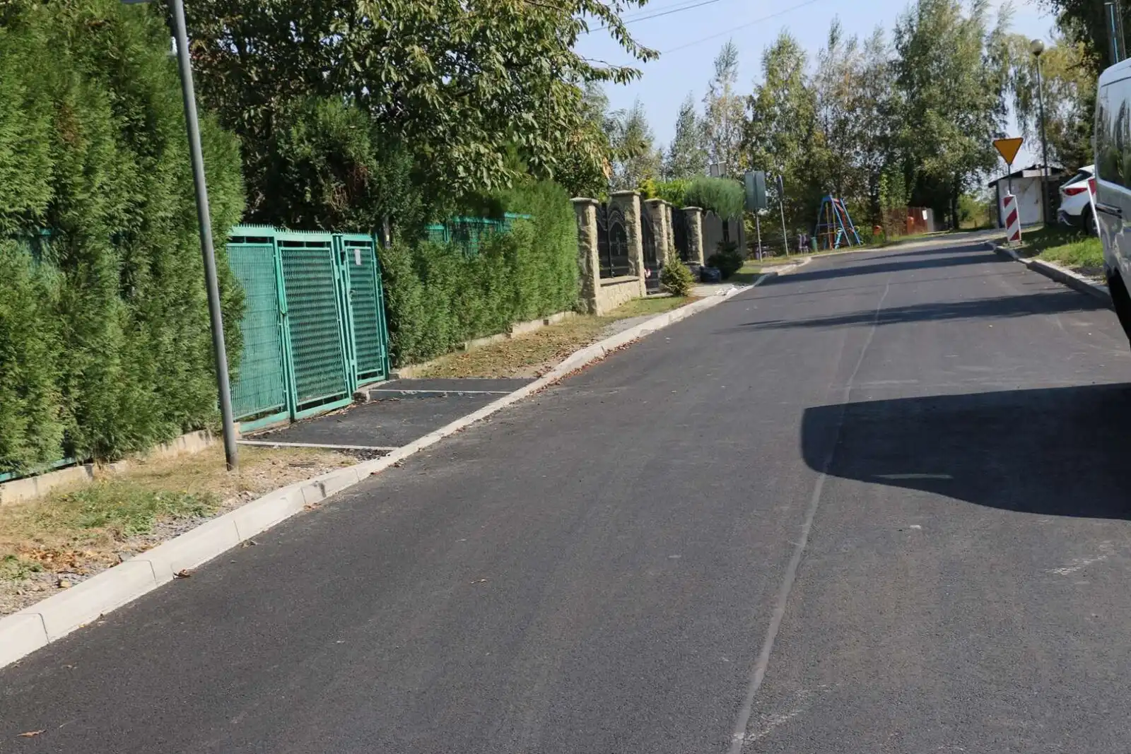 Limanowa inwestuje w infrastrukturę. Trwa modernizacja dróg i budowa nowego mostu