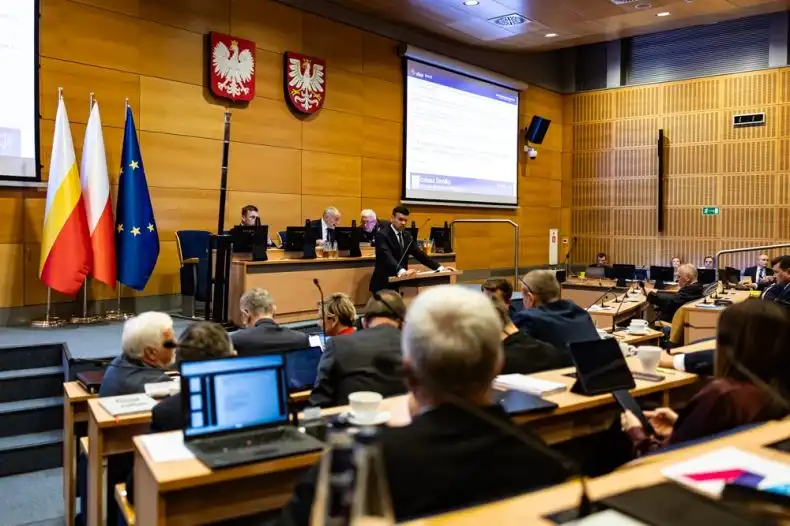 XXIII sesja Sejmiku: bezpieczeństwo, zabytki i współpraca z NGO-sami