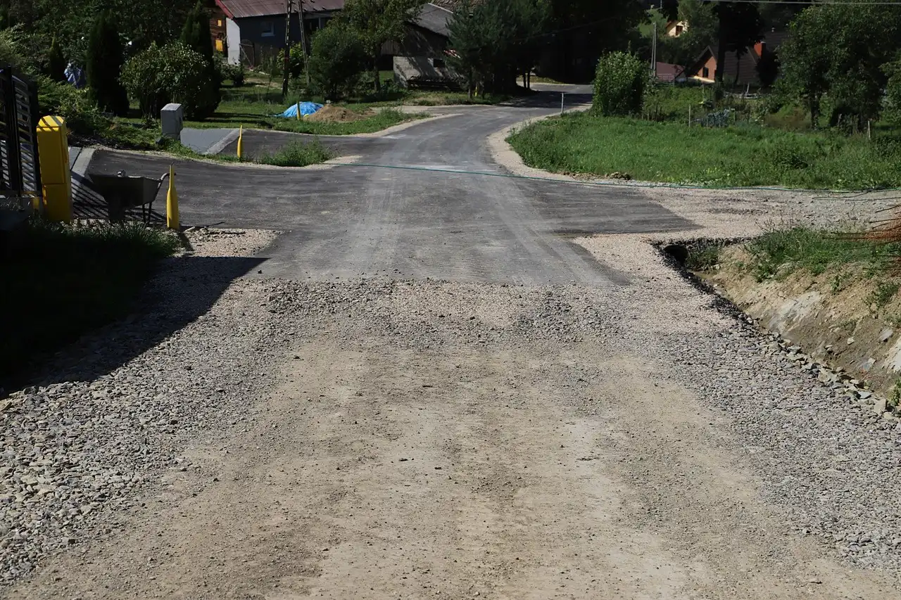Gmina Limanowa: dobiegła końca modernizacja dwóch dróg dojazdowych do gruntów rolnych