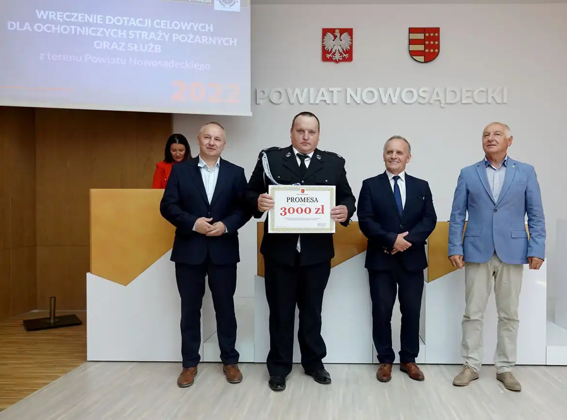 Blisko 300 tys. zł dla strażaków ochotników i służb z terenu powiatu nowosądeckiego