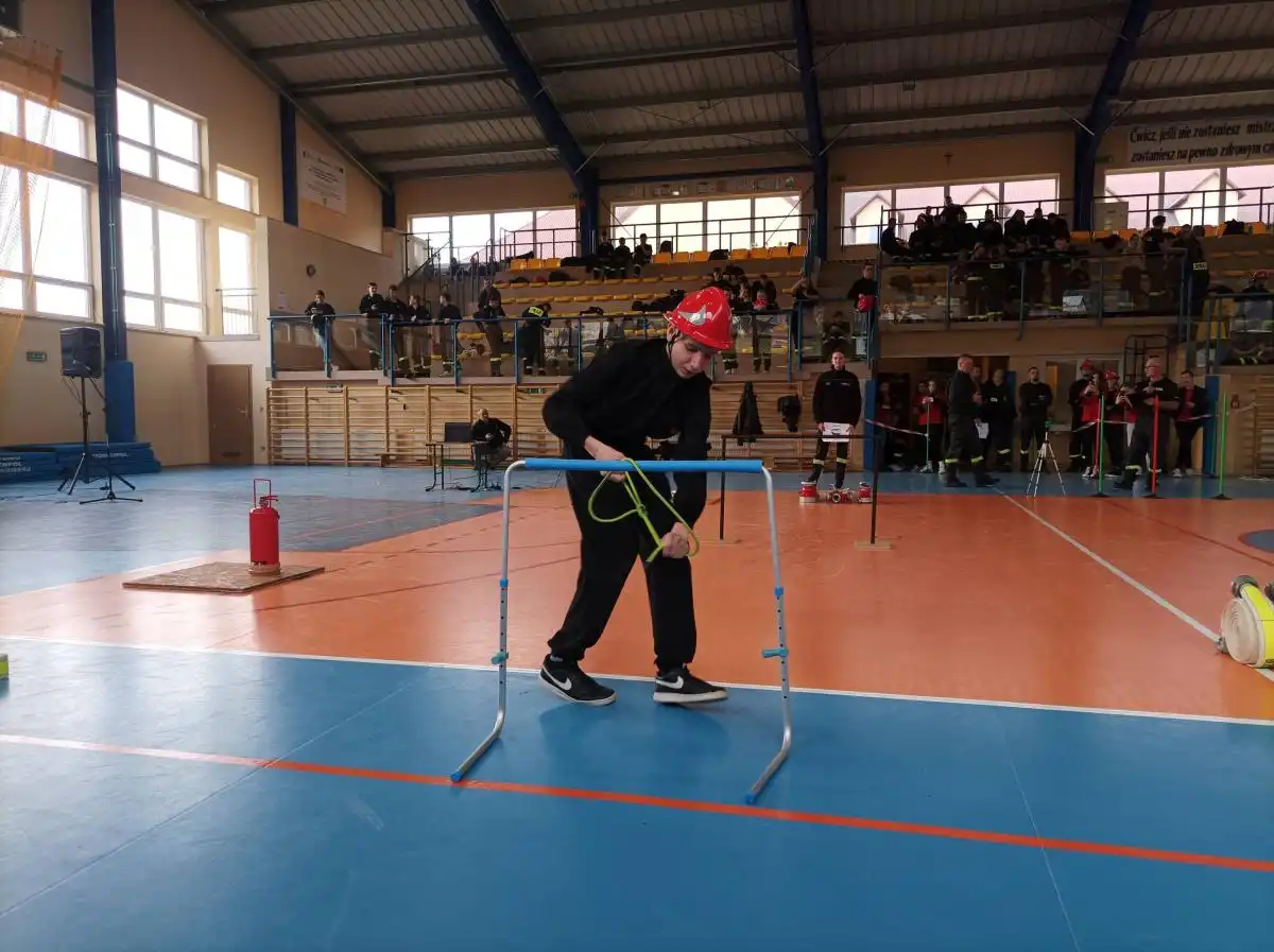 I Gminne Halowe Zawody MDP w Gródku nad Dunajcem. Zacięta rywalizacja i sportowa pasja