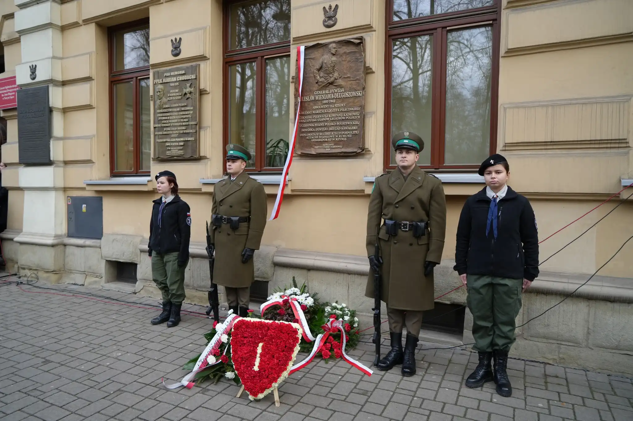Wieniawa-Długoszowski na stałe w historii Nowego Sącza. Odsłonięto tablicę pamiątkową