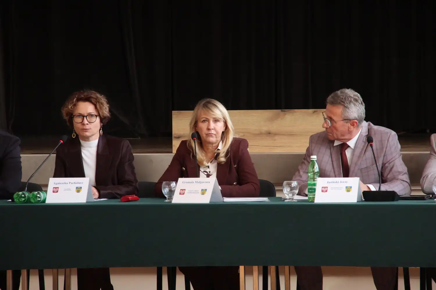 XIX Sesja Rady Gminy Podegrodzie: edukacja, inwestycje i decyzja o czasowym połączeniu szkół