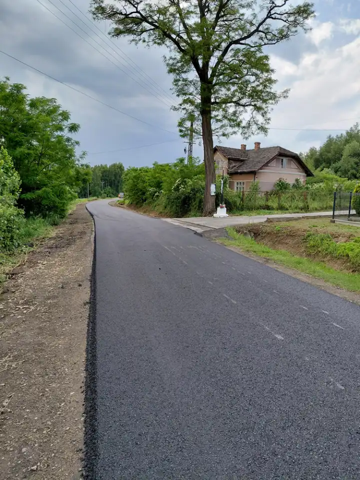 Nowe drogi asfaltowe w gminie Biecz. Ponad 10 km nowoczesnych nawierzchni