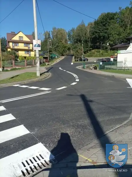 Zakończyła się modernizacja drogi gminnej  zlokalizowanej przy Kościele Parafialnym w Jazowsku