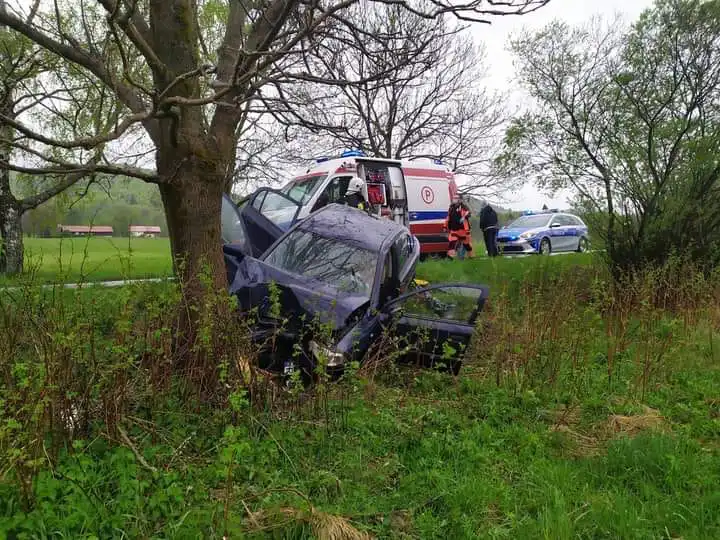 Wypadek w Hańczowej. Dwie osoby trafiły do szpitala
