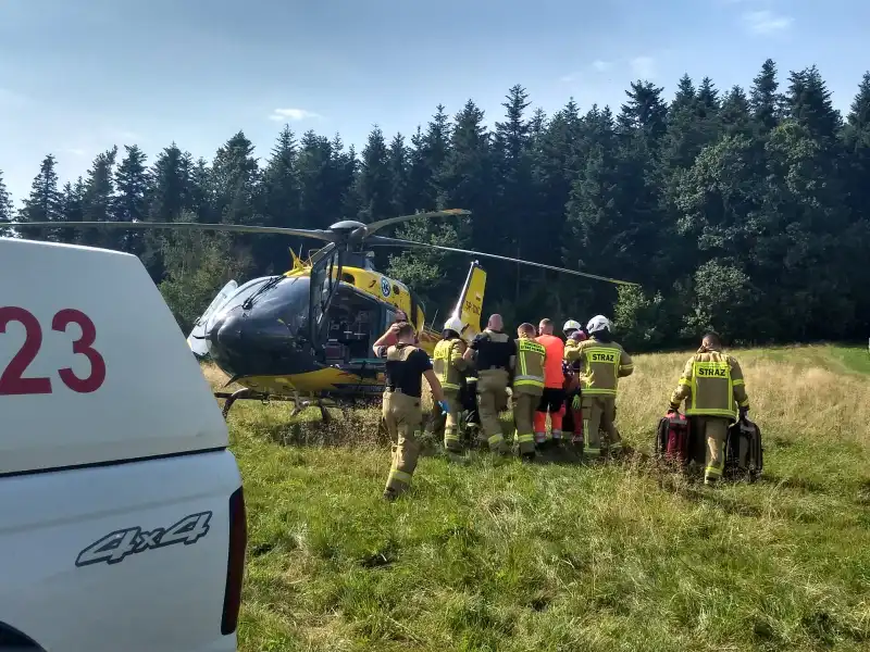Wypadek przy wierceniu studni głębinowej w Grybowie. W akcji śmigłowiec LPR