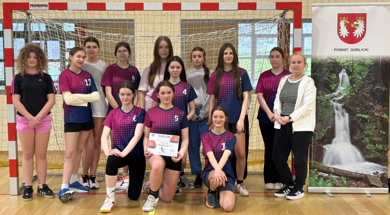 Sportowe emocje w hali w Bieczu. Wilczyska triumfują
