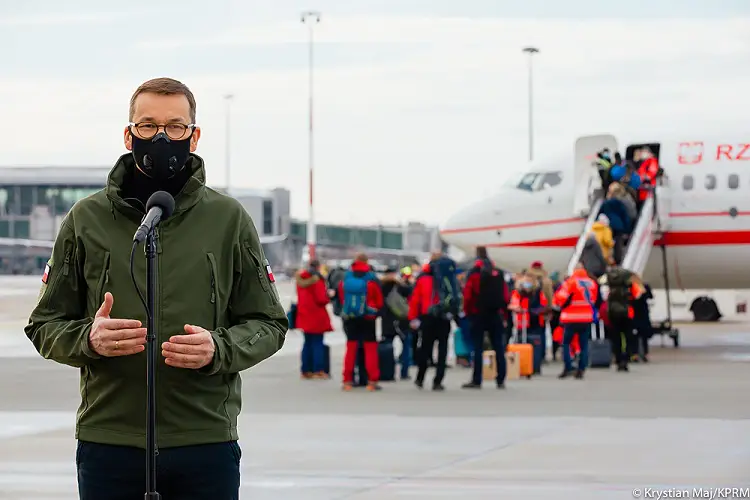 Polscy strażacy i medycy wyruszyli na Słowację aby pomóc przy testowaniu na Covid-19