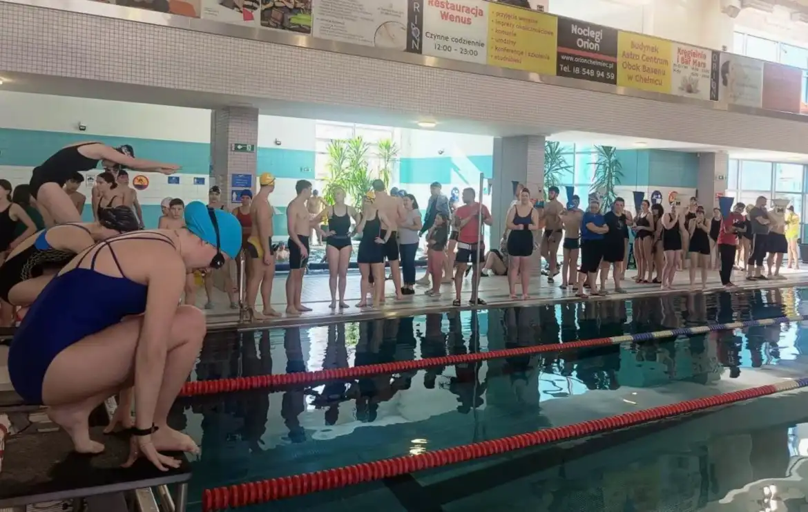 V Mistrzostwa Powiatu Nowosądeckiego w Pływaniu. Sportowa pasja i rywalizacja na najwyższym poziomie