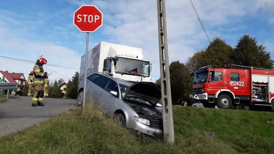 Wypadek w Tymbarku. Poszkodowana kobieta trafiła do szpitala