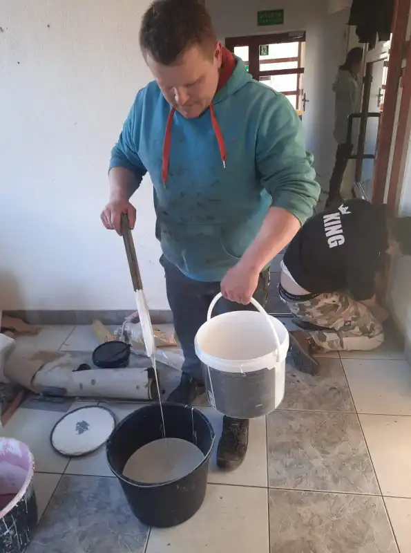 W Korzennej remontują lokal dla uchodźców z Ukrainy