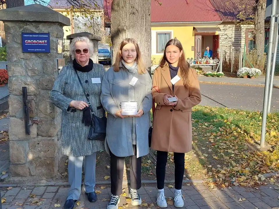 Na ratowanie zabytkowych nagrobków w Starym Sączu zebrano ponad 15 tysięcy złotych
