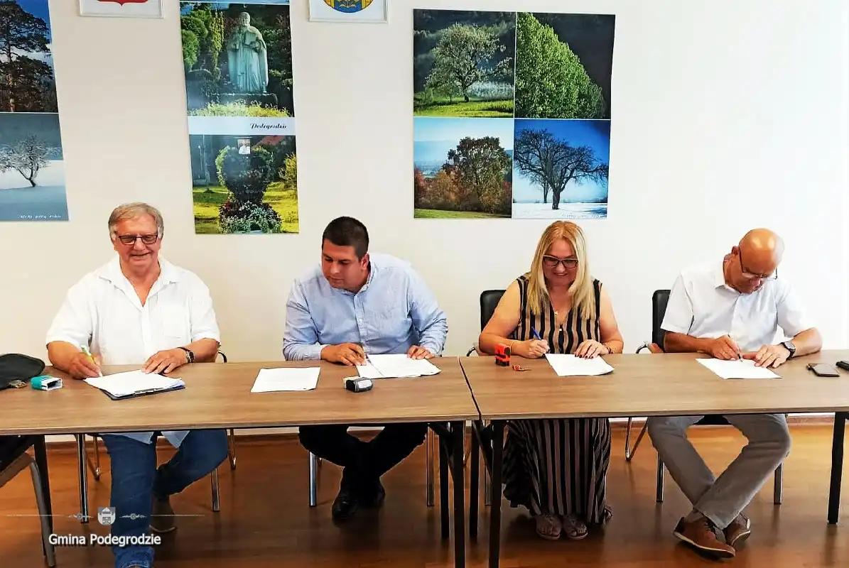Gmina Podegrodzie: Podpisano umowy na realizację 4 inwestycji