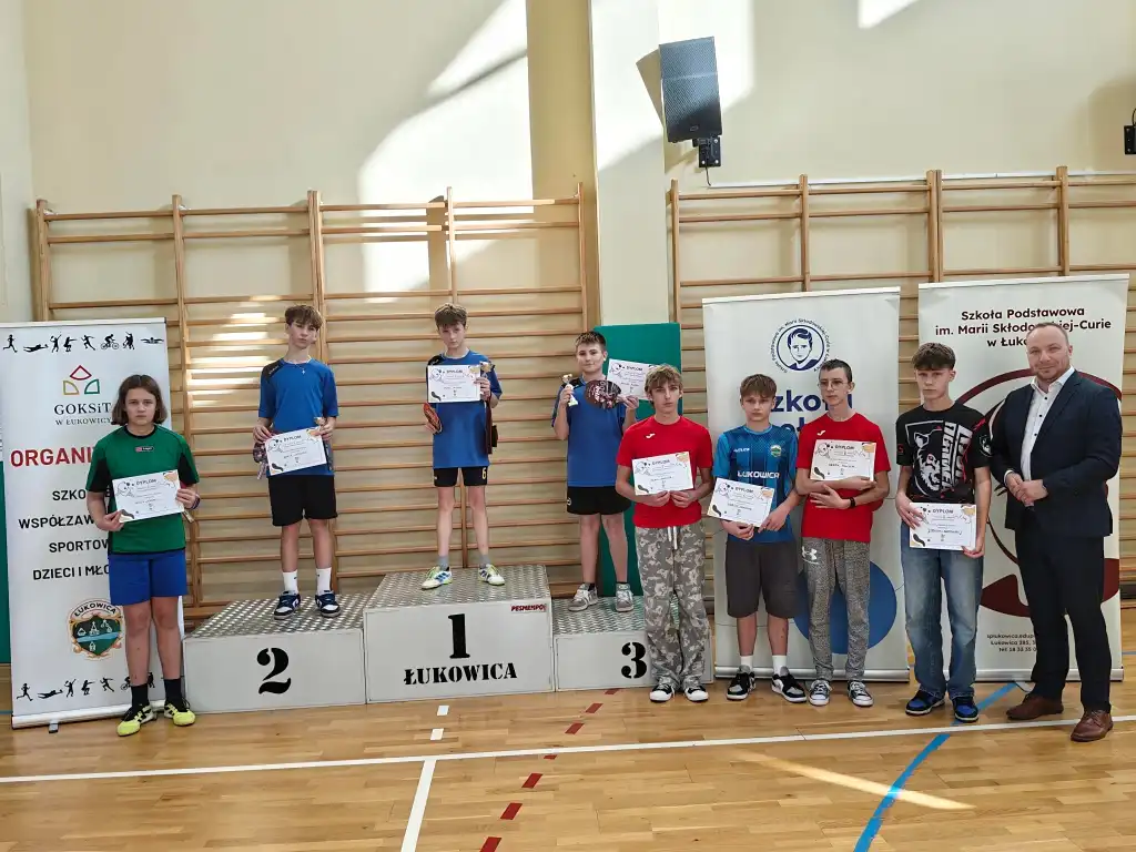 Sportowa rywalizacja w Łukowicy. Triumfy młodych tenisistów stołowych