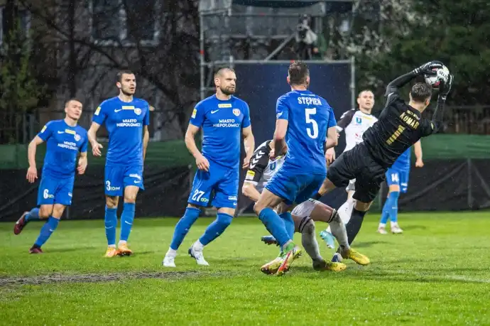 Sandecja przegrywa z Puszczą Niepołomice
