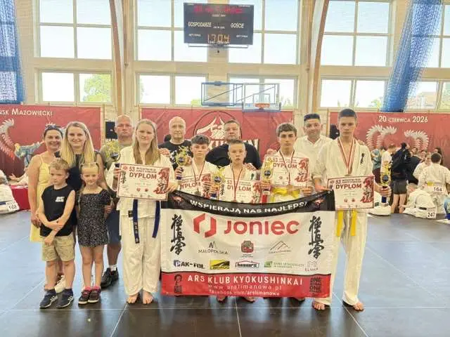 Złoto dla Limanowej! ARS Limanowa - JONIEC TEAM w krajowej czołówce