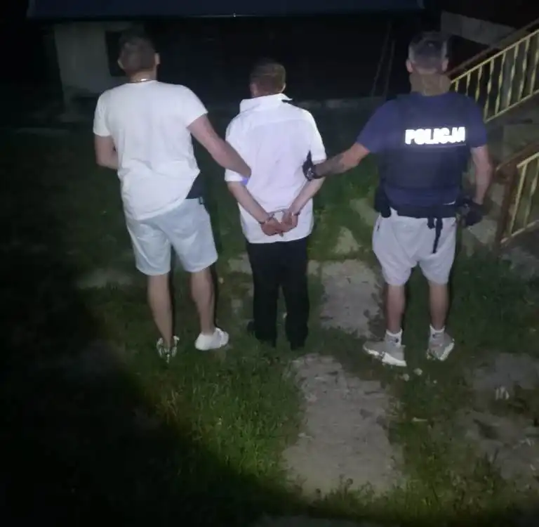 Śmiertelnie pobili 75-latka. Sprawcy zatrzymani podczas pościgu na terenie gminy Stary Sącz