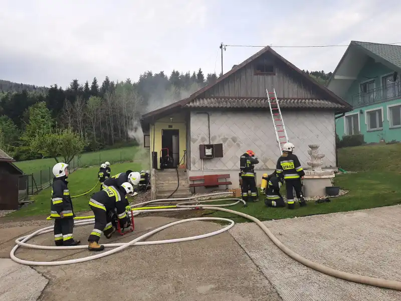 Tragiczny pożar domu w Ptaszkowej. Nie żyje 87-letnia kobieta