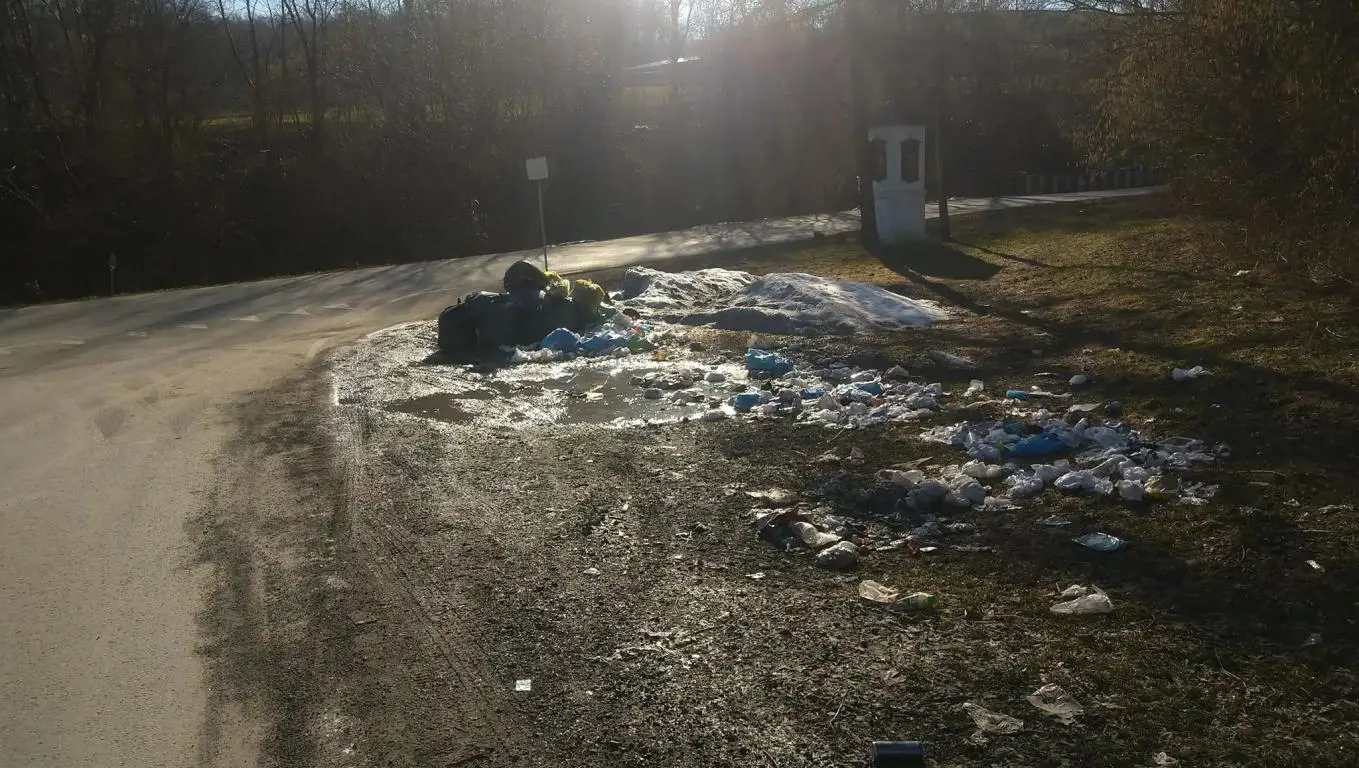 Kolejny przypadek zaśmiecania na terenie Gminy Korzenna