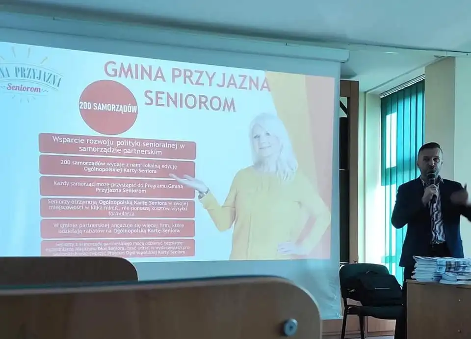 Fundacja Po Zdrowie do Natury zorganizowała spotkanie w Akademii Nauk Stosowanych. Wśród tematów Karta Seniora