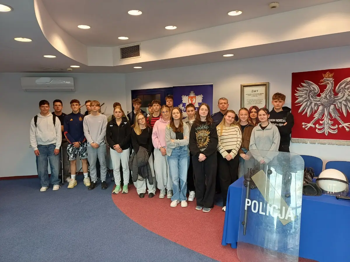 Uczniowie „Kromera” z wizytą w gorlickiej komendzie