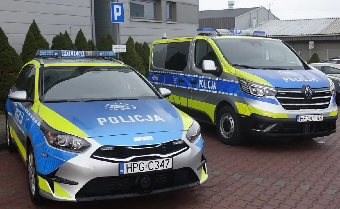 Nowe radiowozy dla Policji w Nowym Sączu. Powiat wspiera bezpieczeństwo