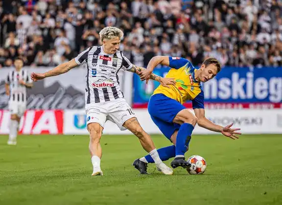 Sandecja z prowadzenia do porażki. Skierniewiczanie skuteczniejsi w Nowym Sączu