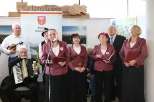 Wernisaż wystawy prac Zofii Stanisz – Zoń pn. „Pouring – Poznaj tajemnice kolorów”