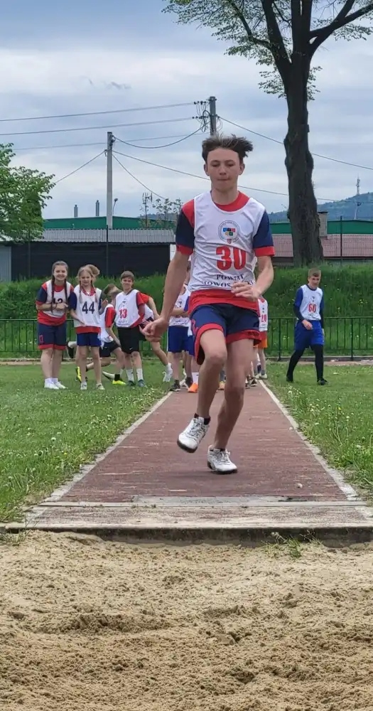 W Nawojowej rozegrano Powiatowe Zawody w Czwórboju Lekkoatletycznym