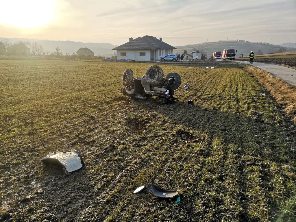 Wypadek w Korzennej. Na miejsce wezwano śmigłowiec LPR