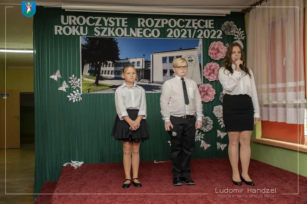 Uczniowie ze Szkoły Podstawowej nr 6 rozpoczynają naukę w wyremontowanym budynku