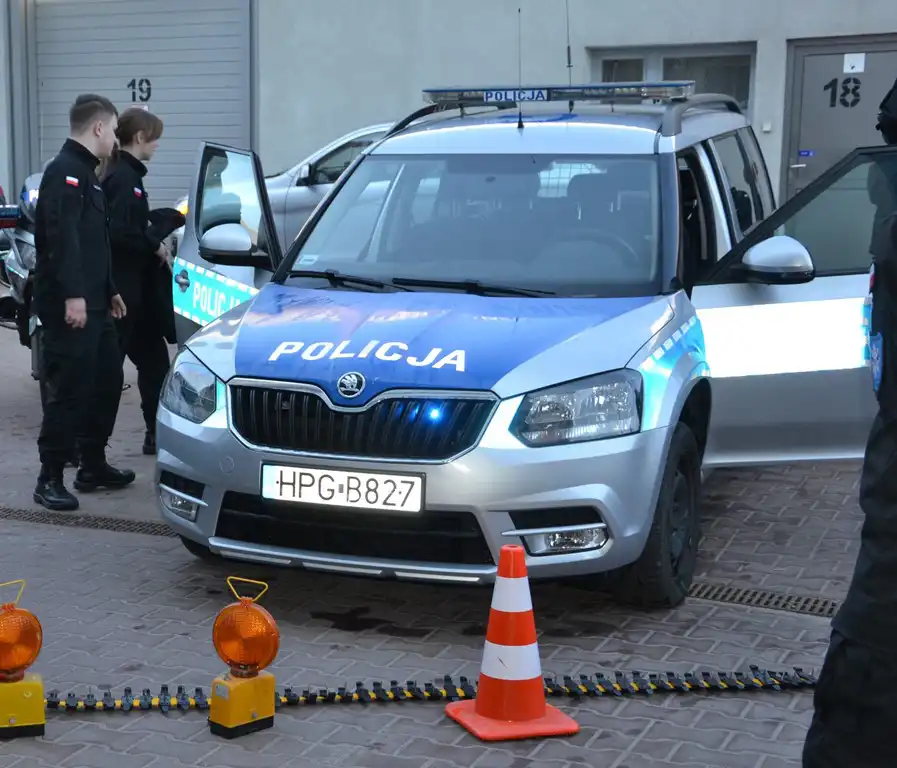 Uczniowie "klasy policyjnej" ZS w Marcinkowicach otrzymali akty nominacyjne na kolejne stopnie uczniowskie