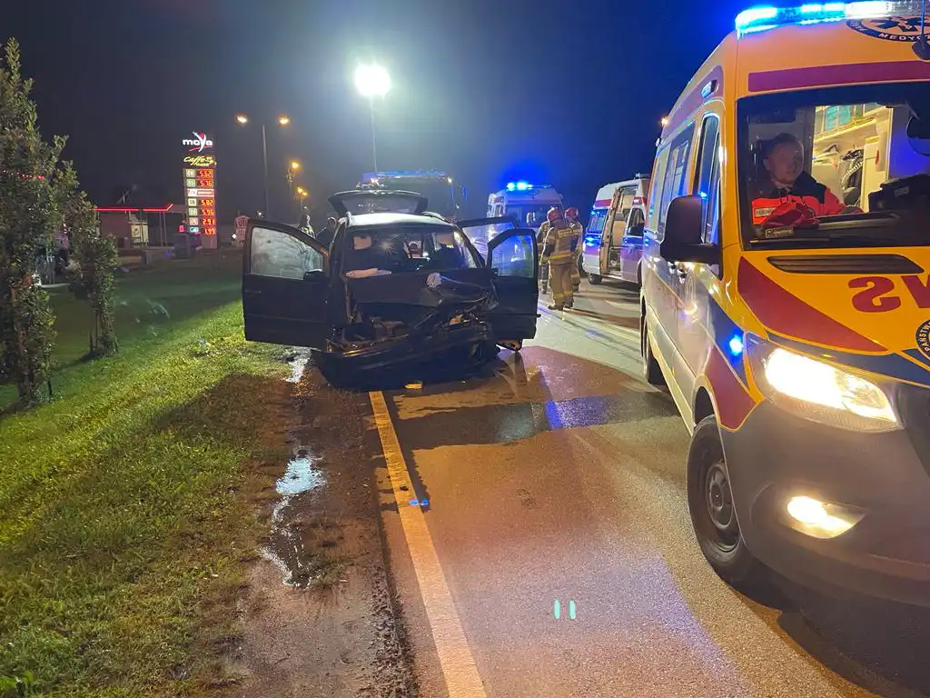 Kraksa na ul. Lwowskiej w Nowym Sączu. 4 osoby trafiły do szpitala