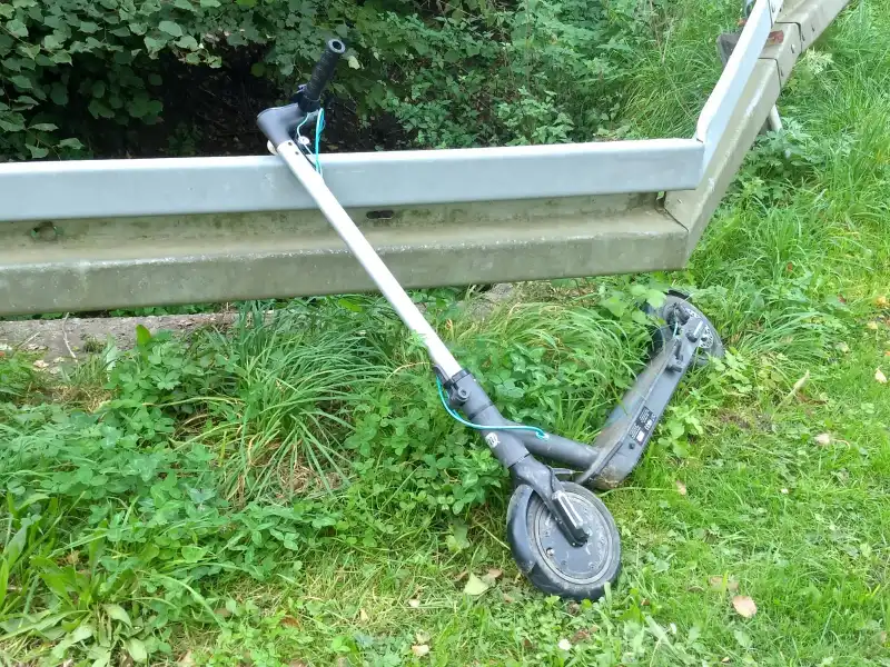 Wypadek w Przydonicy. Samochód zderzył się z hulajnogą. W akcji śmigłowiec LPR