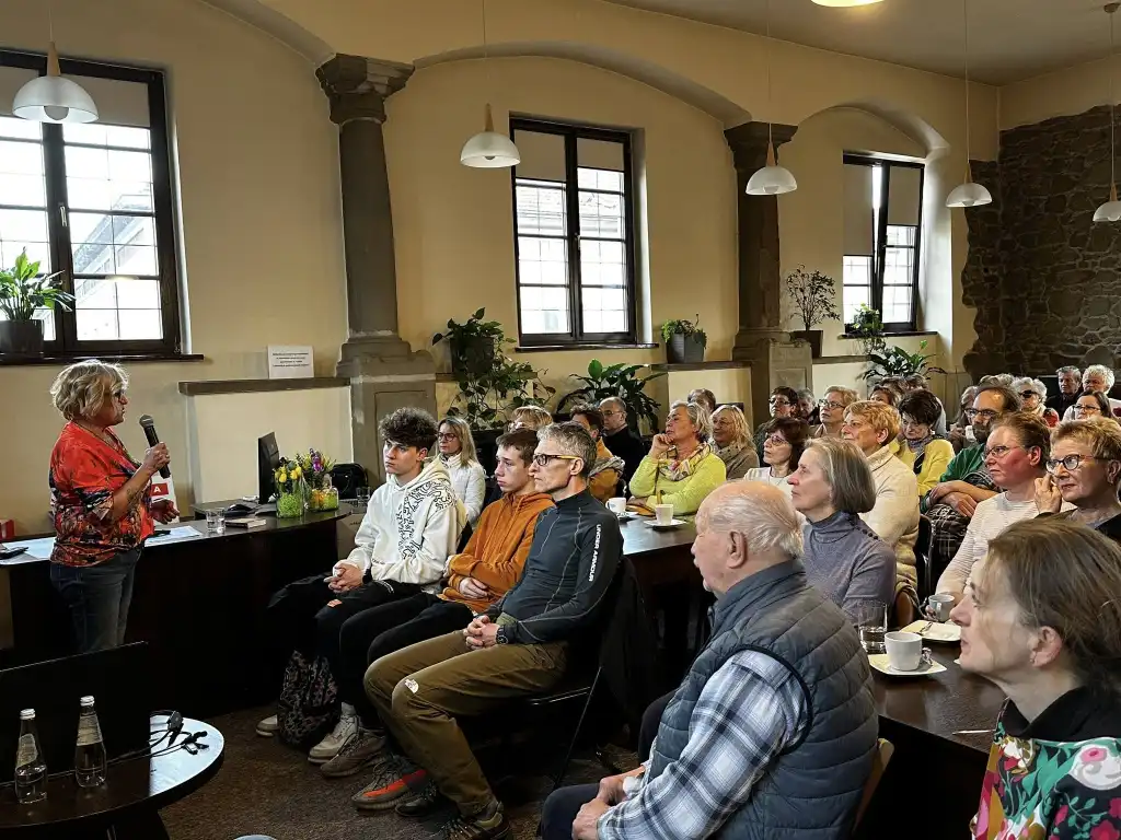 Duchowa wędrówka po Drodze Św. Jakuba. Spotkanie z Teresą Bugaj w sądeckiej bibliotece