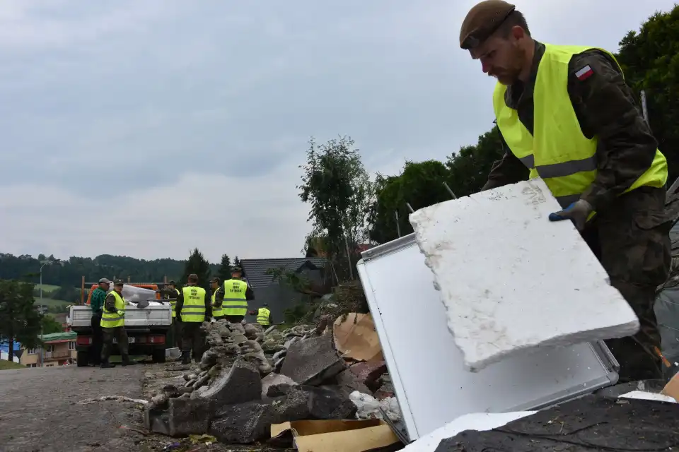 Trąba powietrzna w powiecie nowosądeckim: Do gmin trafią pierwsze środki pieniężne