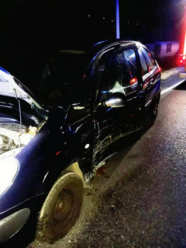 W Barcicach zderzyły się dwa pojazdy osobowe. Jednego z kierowców nie było na miejscu zdarzenia