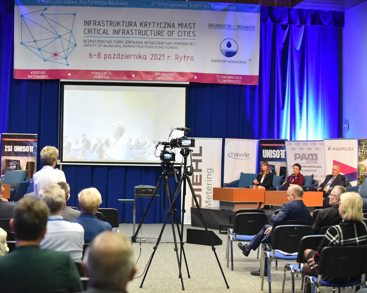 Znani ludzie świata nauki i biznesu na konferencji w Rytrze