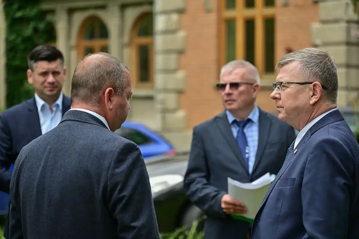 Marszałek Witold Kozłowski z wizytą w Nowym Sączu i Korzennej