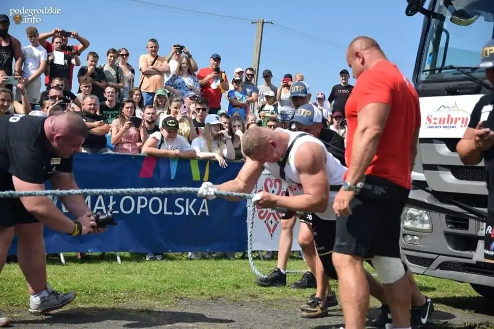 Krystian Makowiecki zwycięzcą Międzynarodowych Mistrzostw Polski Strongmenów w Podegrodziu