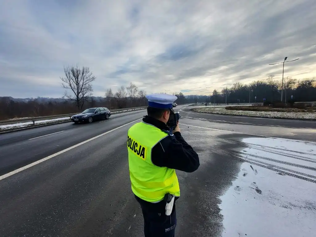 Świąteczne patrole na drogach Sądecczyzny: 2 wypadki, 49 kolizji i 7 nietrzeźwych kierowców