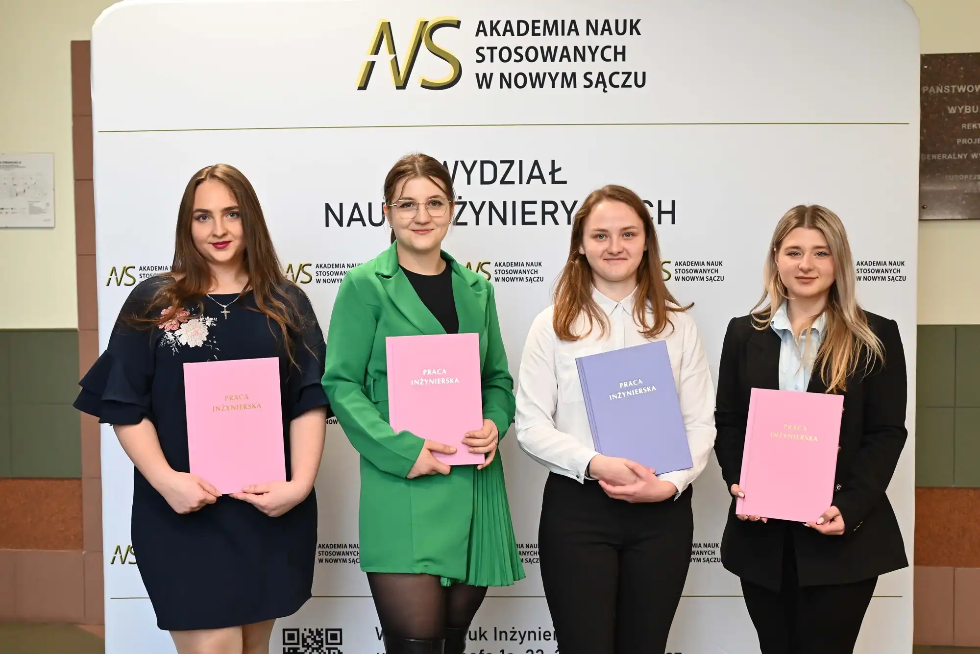 Wydział Nauk Inżynieryjnych ANS świętuje sukces 160 absolwentów. Obrony i innowacyjne projekty